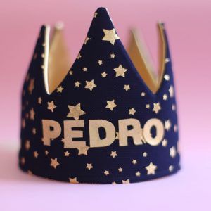 Corona de cumpleaños de Pedro