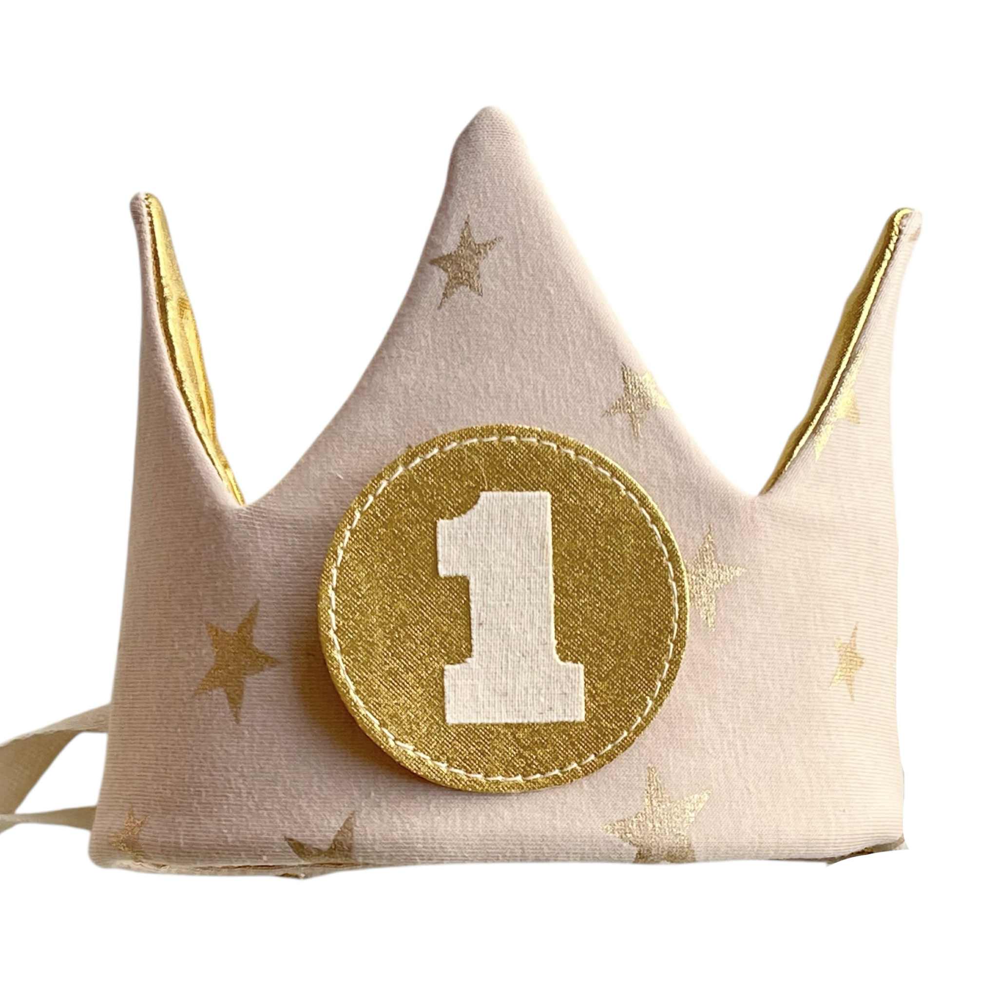 gorrito beige con estrellas