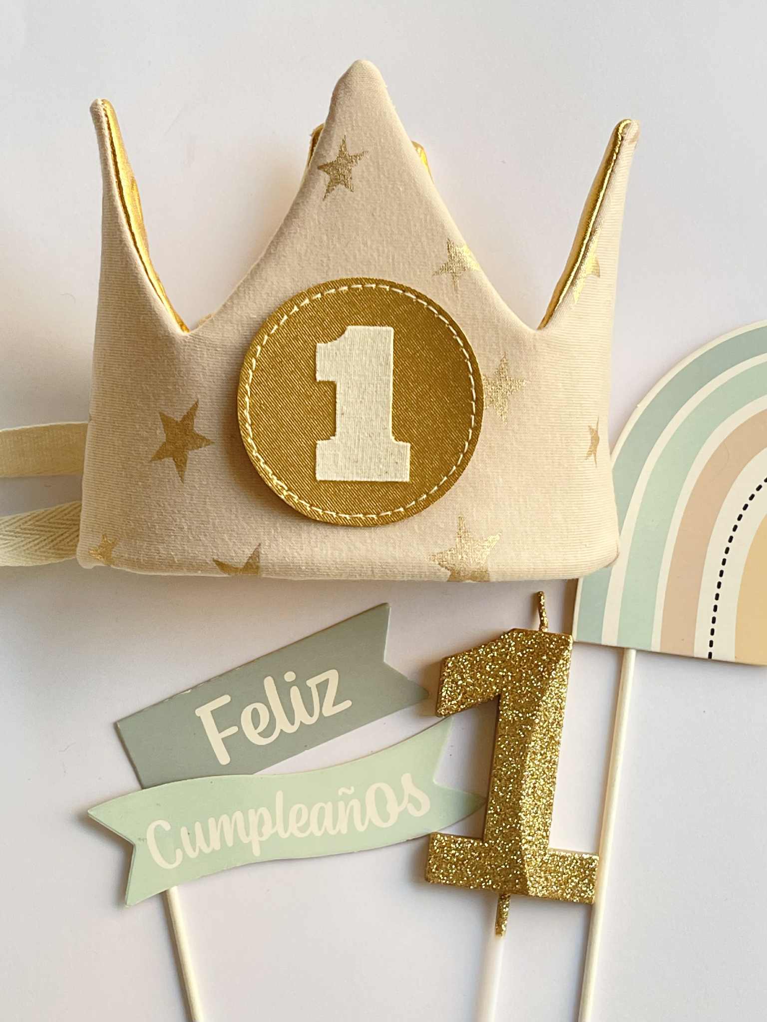 Corona Reversible con estrellitas doradas fondo nude y dorado con pin con edad - Imagen 2