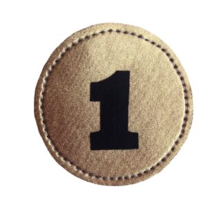 Número con broche para coronas